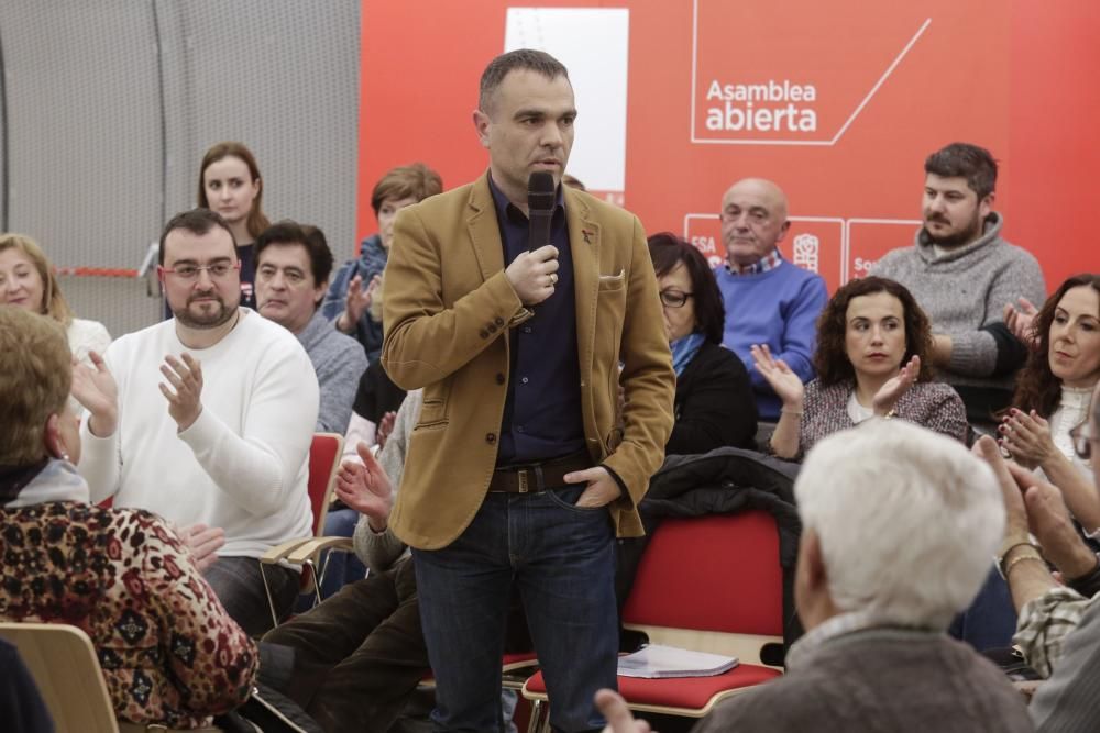 Asamblea abierta del PSOE en Oviedo