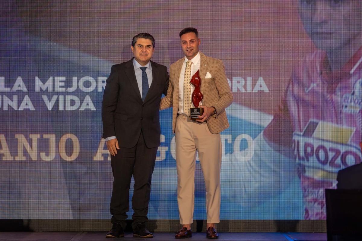 Se reconoció la trayectoria deportiva de Juanjo Angosto.