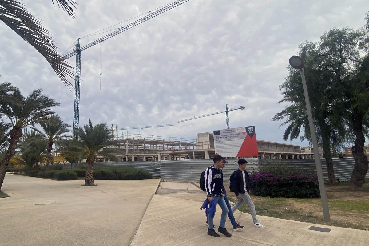 Las obras se han retomado en el edificio departamental de la UMH.