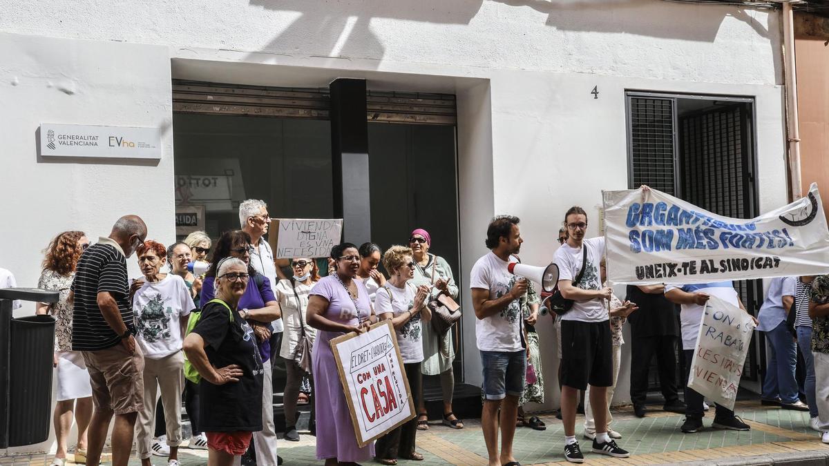 Una manifestación frente al EVHA en Alicante, en una imagen de archivo.