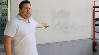 La Guardia Civil investiga pintadas xenófobas en Muro de Alcoy con mensajes como "putos musulmanes"