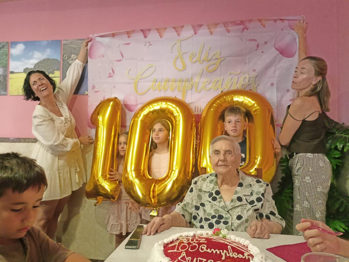 Aurea celebra sus 100 años.