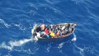 La Fiscalía de Las Palmas pide 8 años para el patrón de una patera rescatada en aguas de Gran Canaria en abril