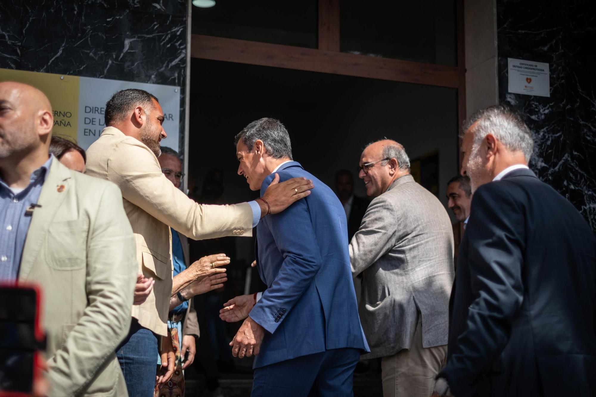 Reunión entre Pedro Sánchez y  Fernando Clavijo este viernes en La Palma. 