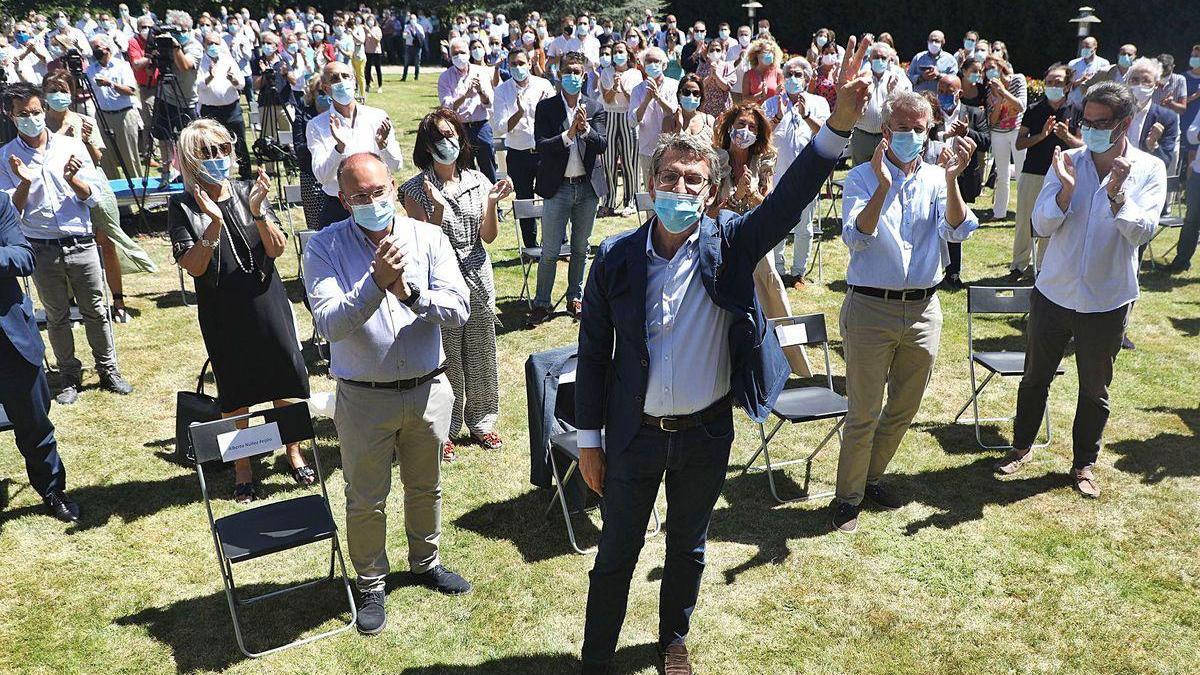 Feijóo, aclamado ayer por los suyos en la Junta Directiva del PPdeG, celebrada en Santiago.