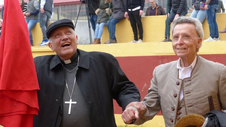 Ortega Cano y y el arzobispo Porras Cardozo, al alimón en Zamora