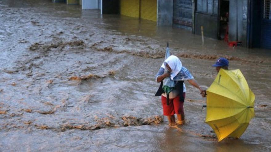 Al menos dos muertos en Filipinas por el tifón Hagupit