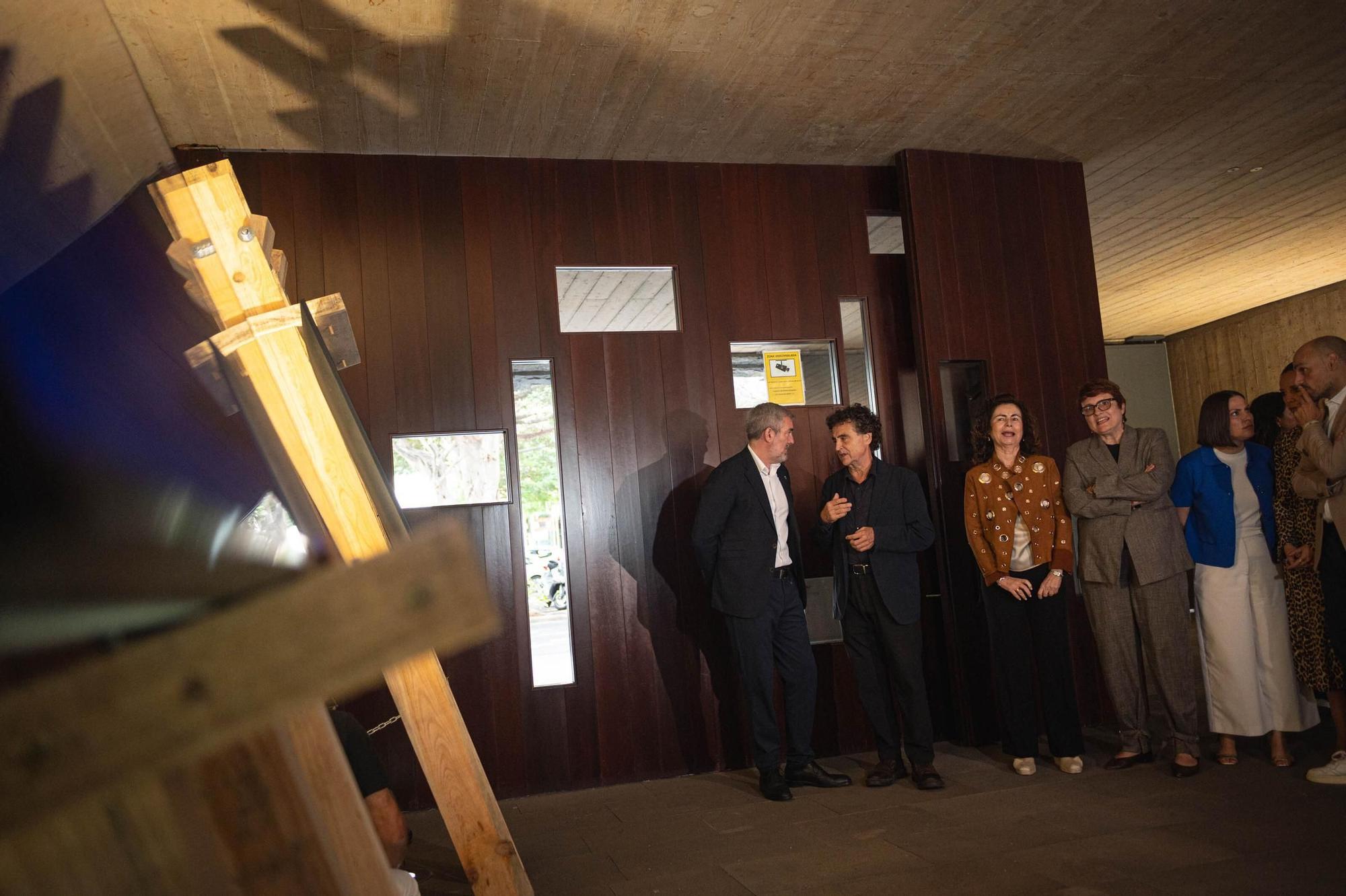 Exposición por el 25 aniversario del edificio de Presidencia de Gobierno