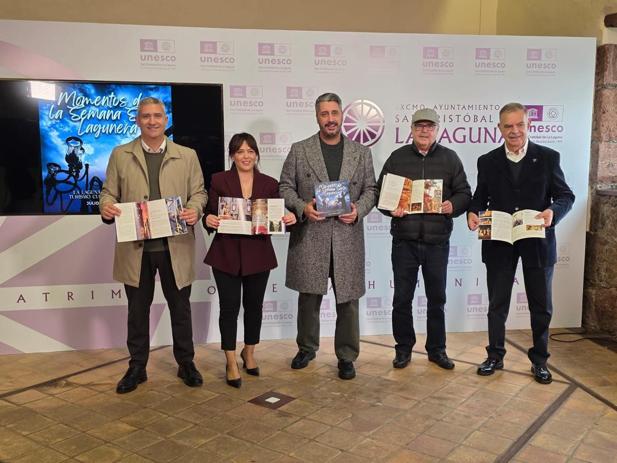 Presentación del libro 'Momentos de la Semana Santa Lagunera', de Julio Torres.