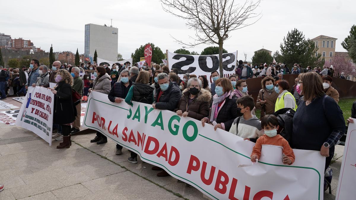 Concentración por la sanidad pública en Valladolid con presencia de sayagueses