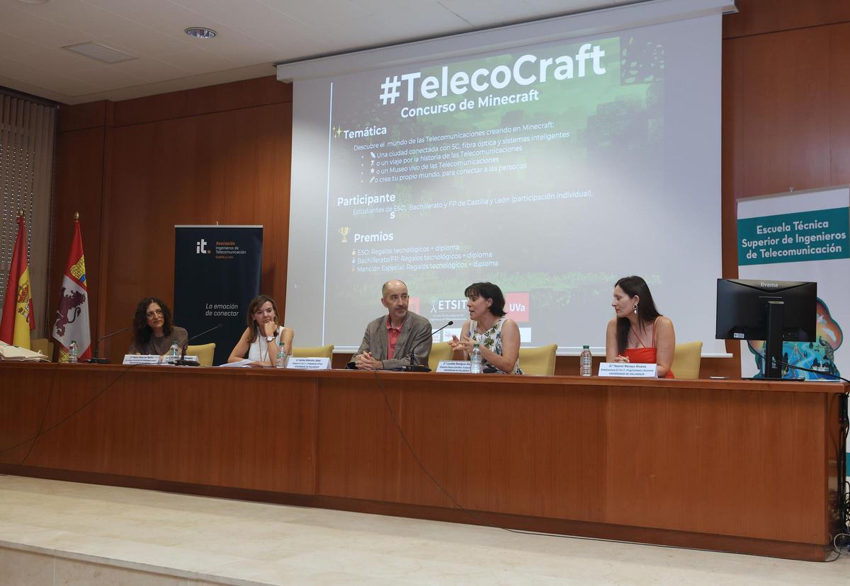 Momento del fallo del jurado en el concurso TelecoCraft