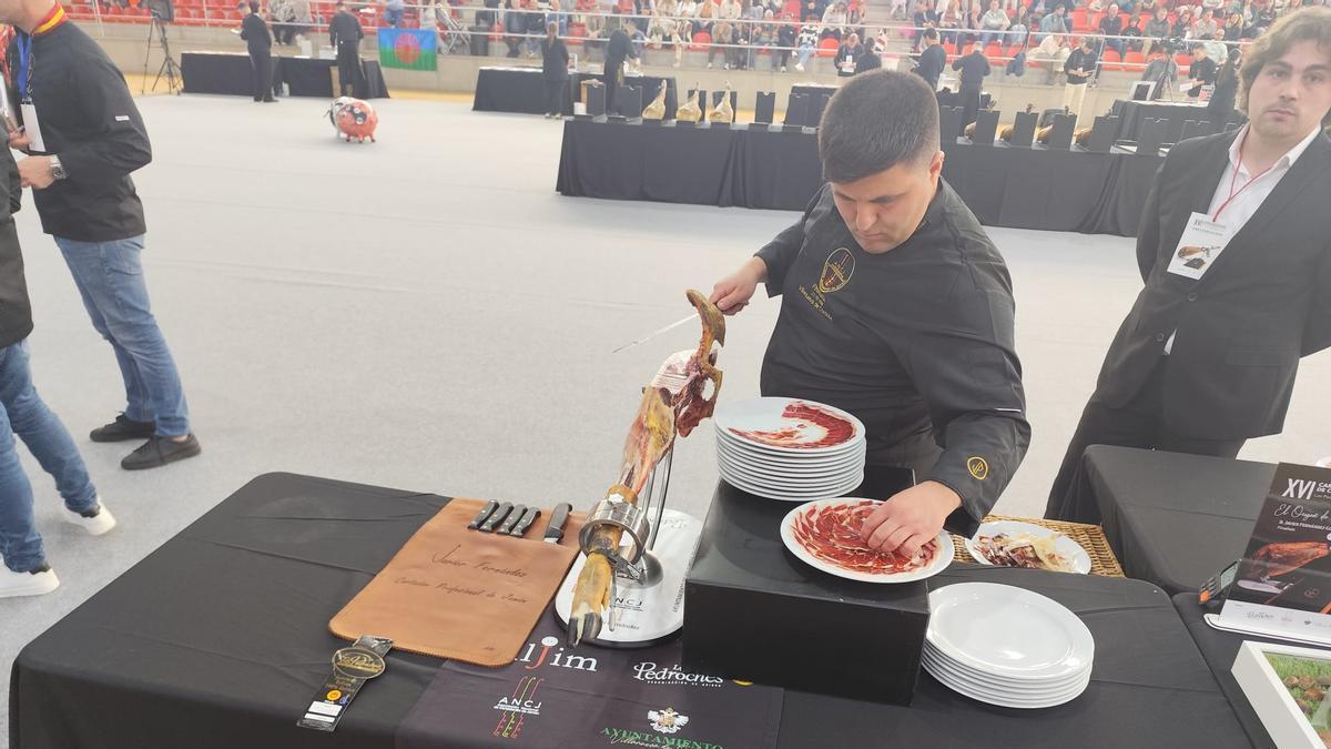 Javier Fernández, el mejor cortador de jamón de España