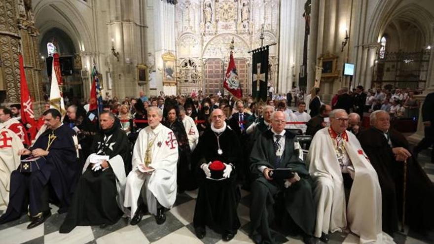 Caballeros cubicularios, durante la eucaristía del Corpus en Toledo.