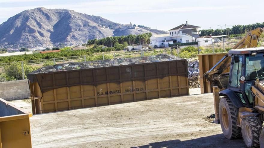 El Síndic de Greuges reclama a Orihuela el cierre de una planta de basuras