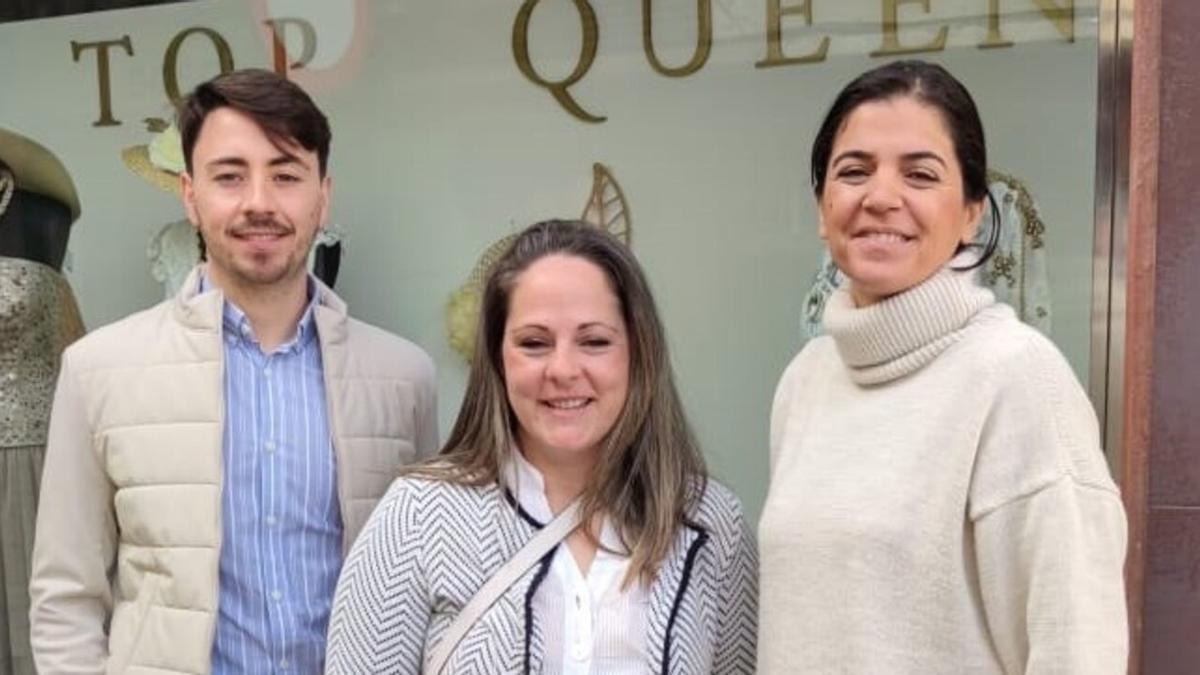 La consejera Carmen Guadalupe (centro) con participantes en la Campaña Consume Lanzarote II.