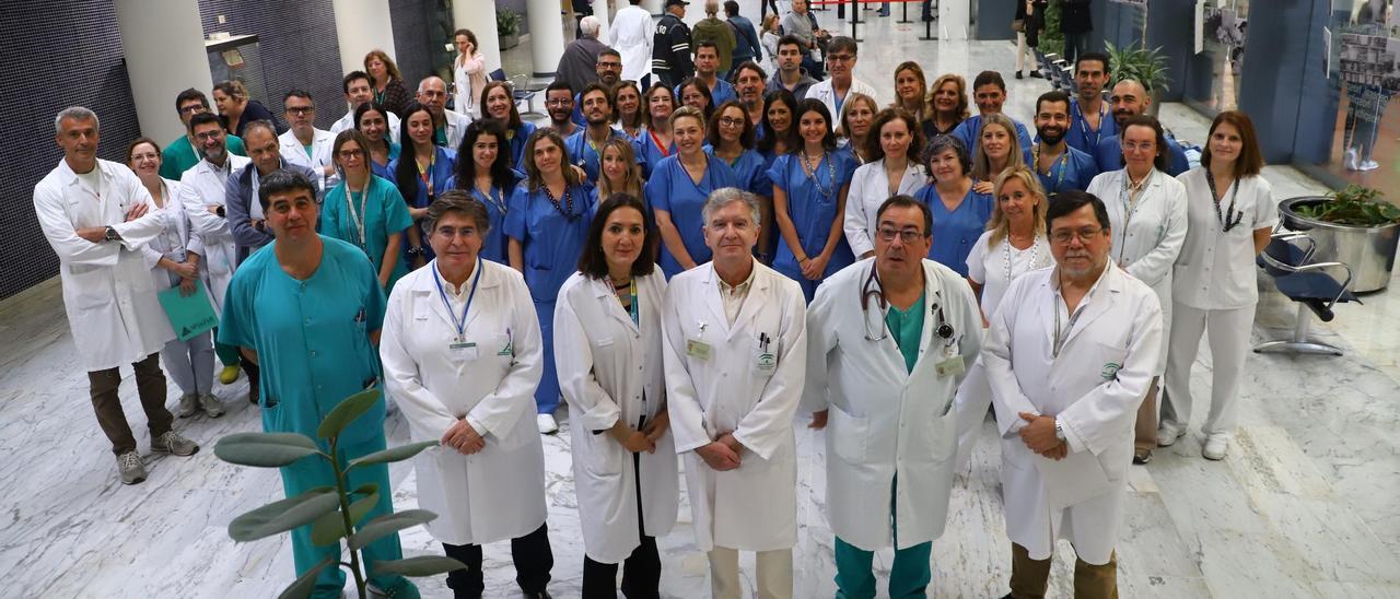 Equipo de profesionales que contribuyen a que puedan realizarse los trasplantes pulmonares en el hospital Reina Sofía.