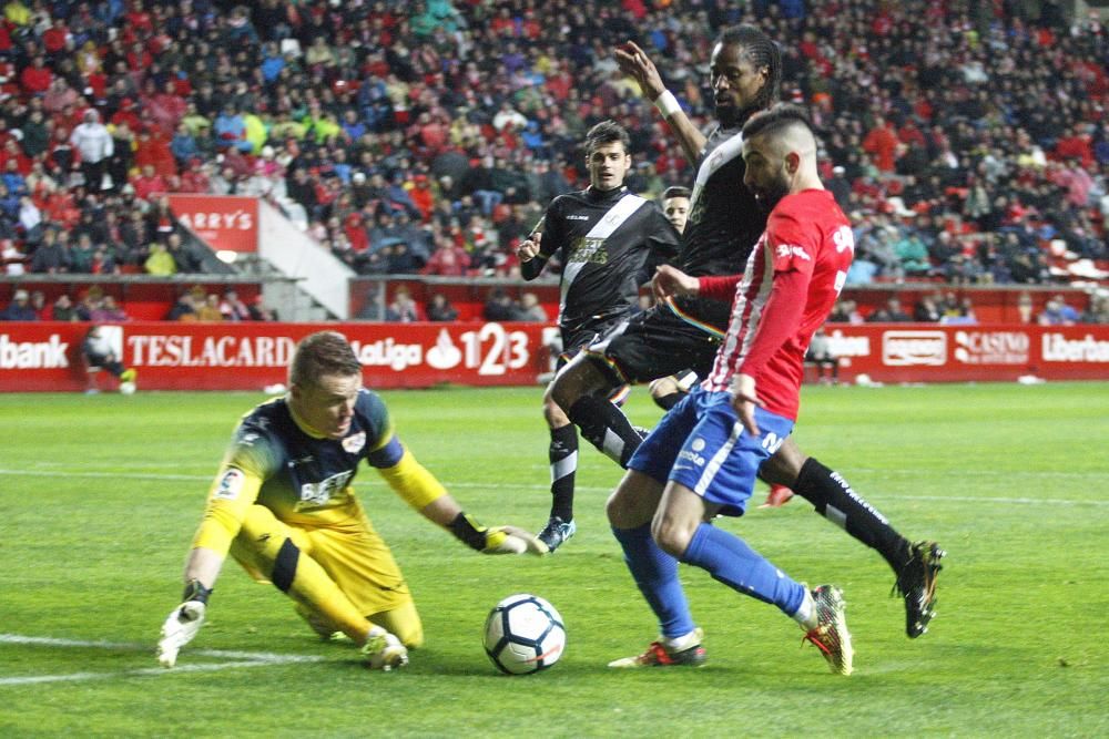 El partido entre el Sporting y el Rayo, en imágenes