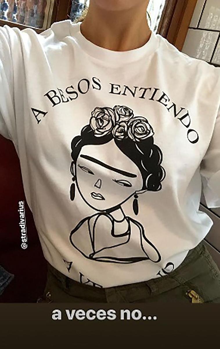 Cristina Pedroche con camiseta de Frida Kahlo de Stradivarius