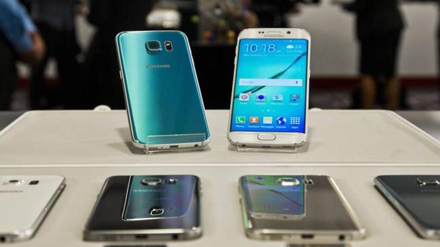 El nuevo Galaxy S6 de Samsung llega con una versión con pantalla también en los laterales