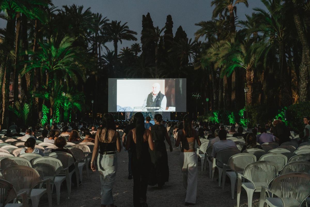 Un momento de las actividades del Festival de Cine de Elche en el Hort del Xocolater