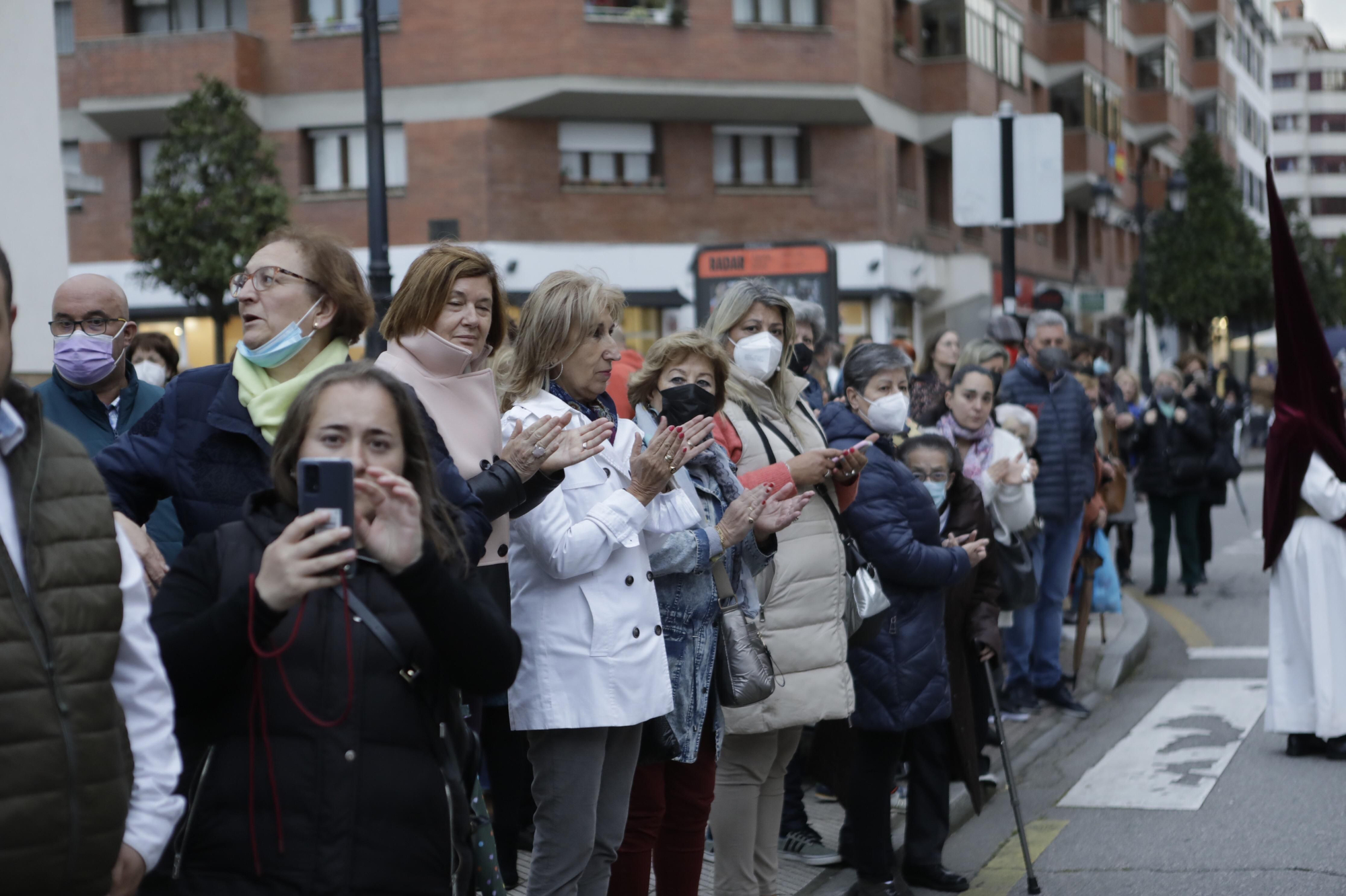 Los Estudiantes llevan al Señor de la Sentencia desde el cielo al Paraíso