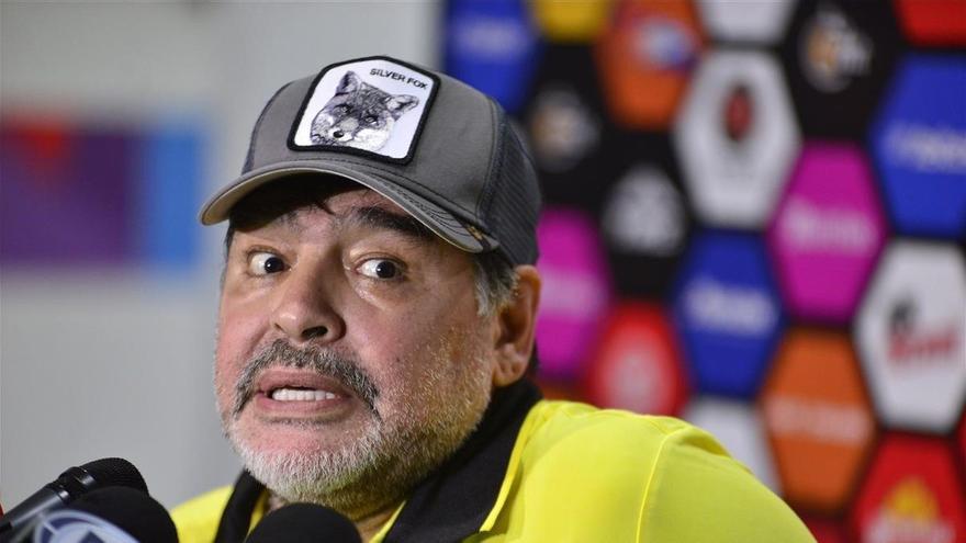 Maradona da la cara y dice que no se está muriendo ni tiene alzhéimer