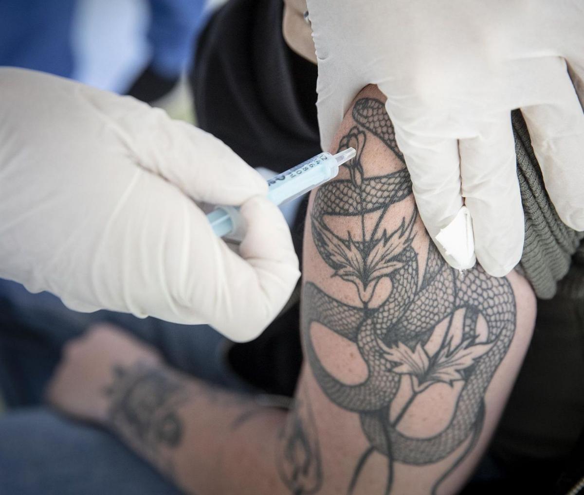 Vacunació pels brots de xarampió