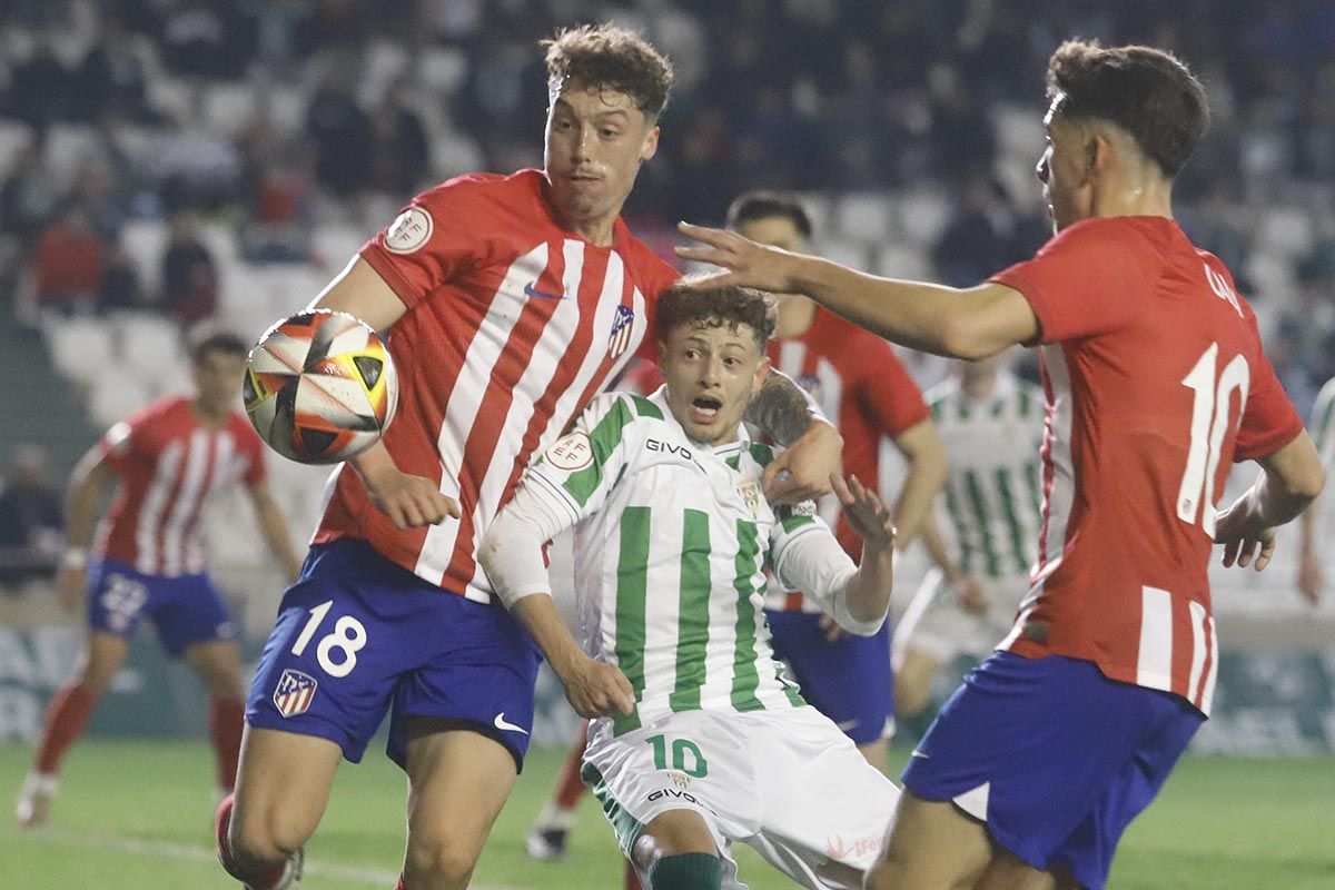 Córdoba CF-Atlético de Madrid B: las imágenes del partido en El Arcángel