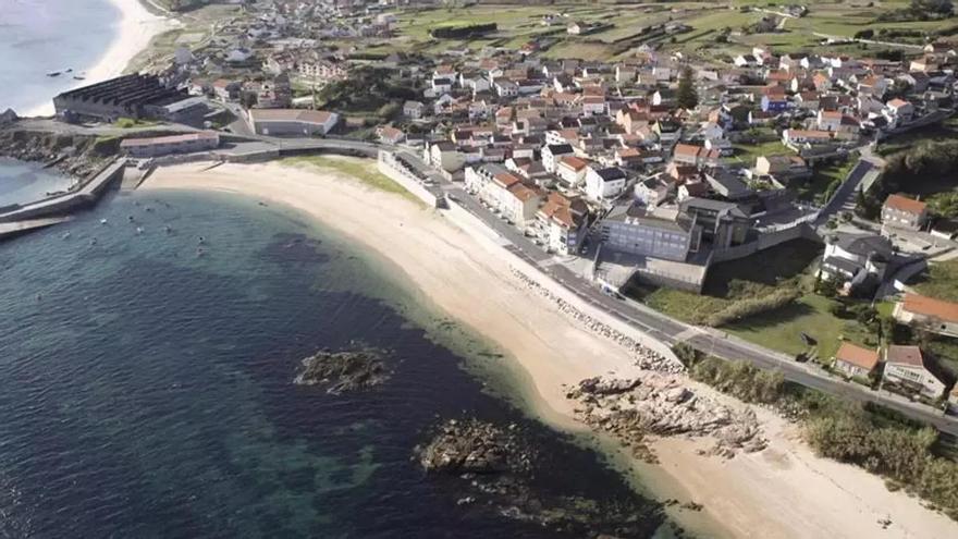 Este pequeño pueblo de la provincia de A Coruña tiene su propio &#039;Paseo da Fama&#039;: condecoran con &#039;estrellas de mar&#039; a sus vecinos más ilustres