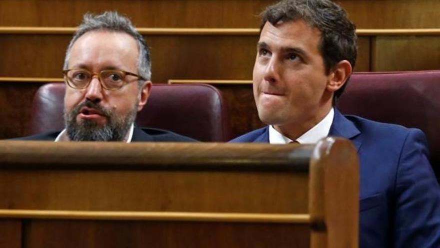 Rivera critica el inmovilismo de Sánchez y le pide que deje de &quot;bloquear&quot; el país