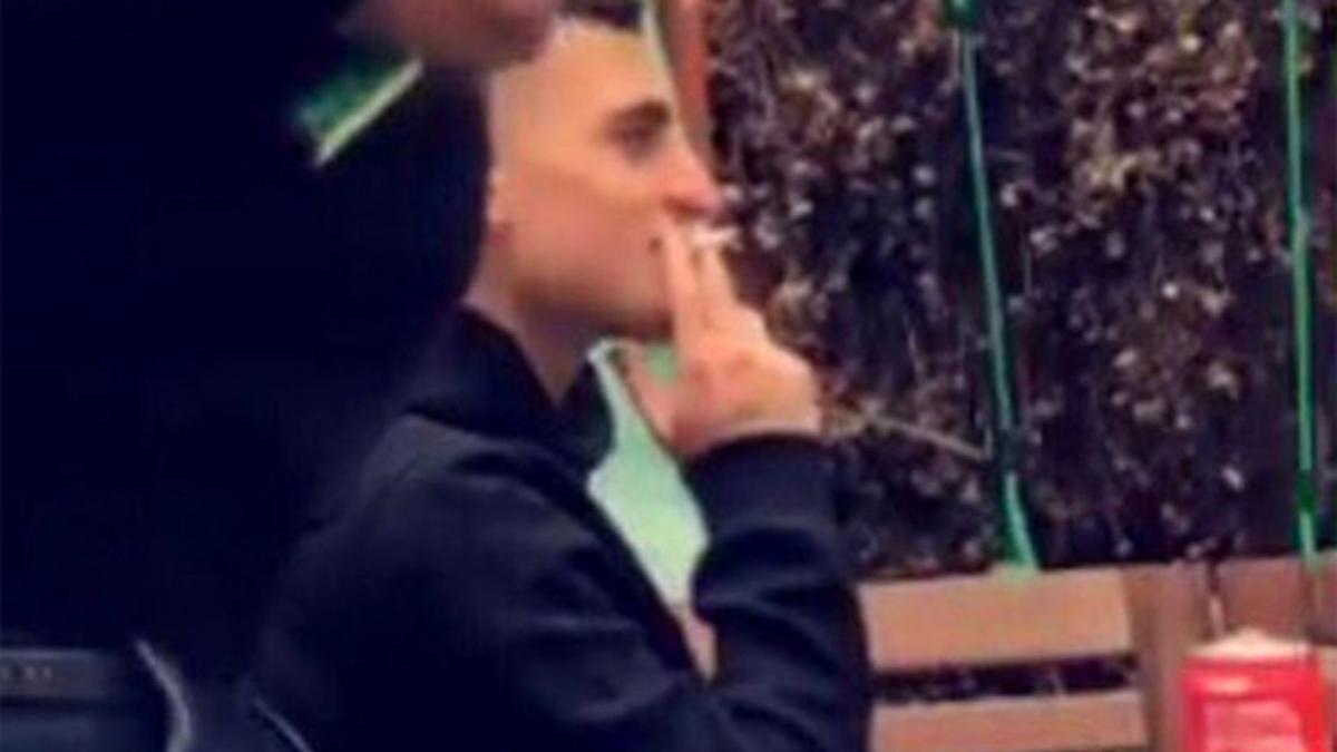 Verratti fue claramente 'cazado' fumando un cigarrillo
