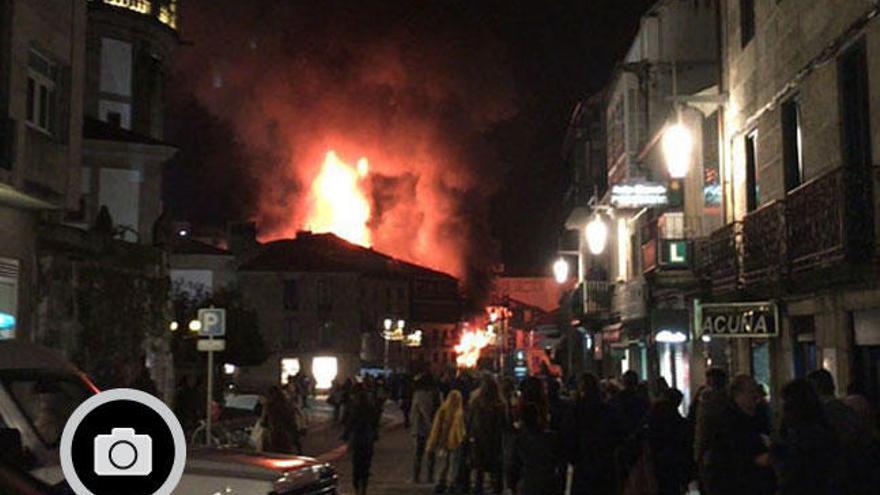 Incendio en el centro histórico de Pontevedra // FdV