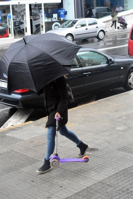 Viento y lluvia en A Coruña por la borrasca Miguel