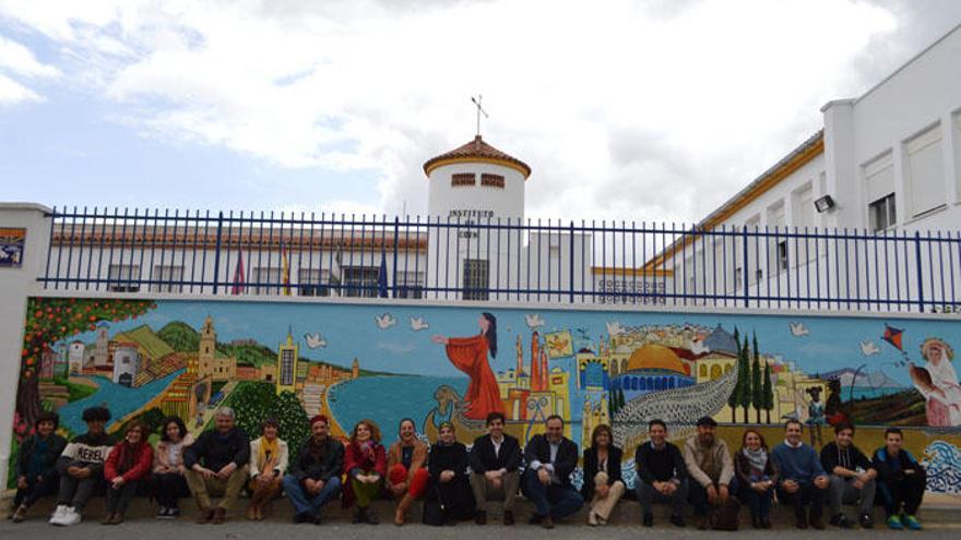 Coín termina el mural por la Paz y la Libertad