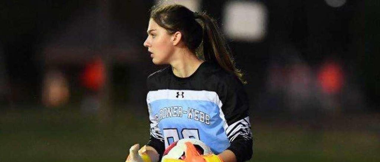 Paula Suárez, en un partido de la liga universitaria de Estados Unidos.