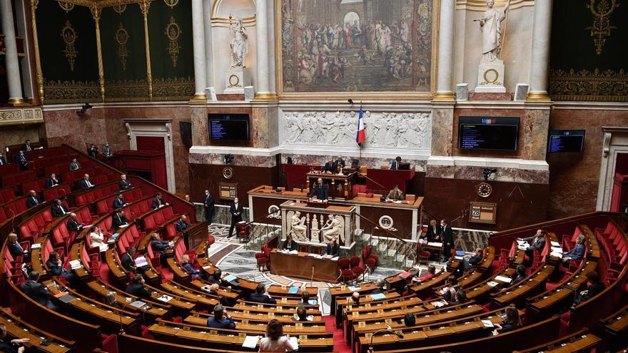 &quot;¡Es un cerdo, defiende un genocidio!&quot;: el conflicto de Israel y Palestina tensa la Asamblea Nacional de Francia