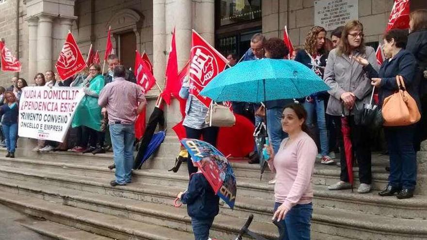 Una de las manifestaciones, esta el pasado septiembre de los trabajadores de Ayuda a Domicilio. // Iñaki Osorio