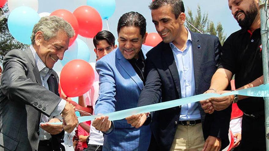 Mouriño inaugura la escuela del Celta en Guadalajara