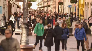 Los últimos cierres en la calle Alfonso preocupan a los vecinos: "Da muy mala imagen"