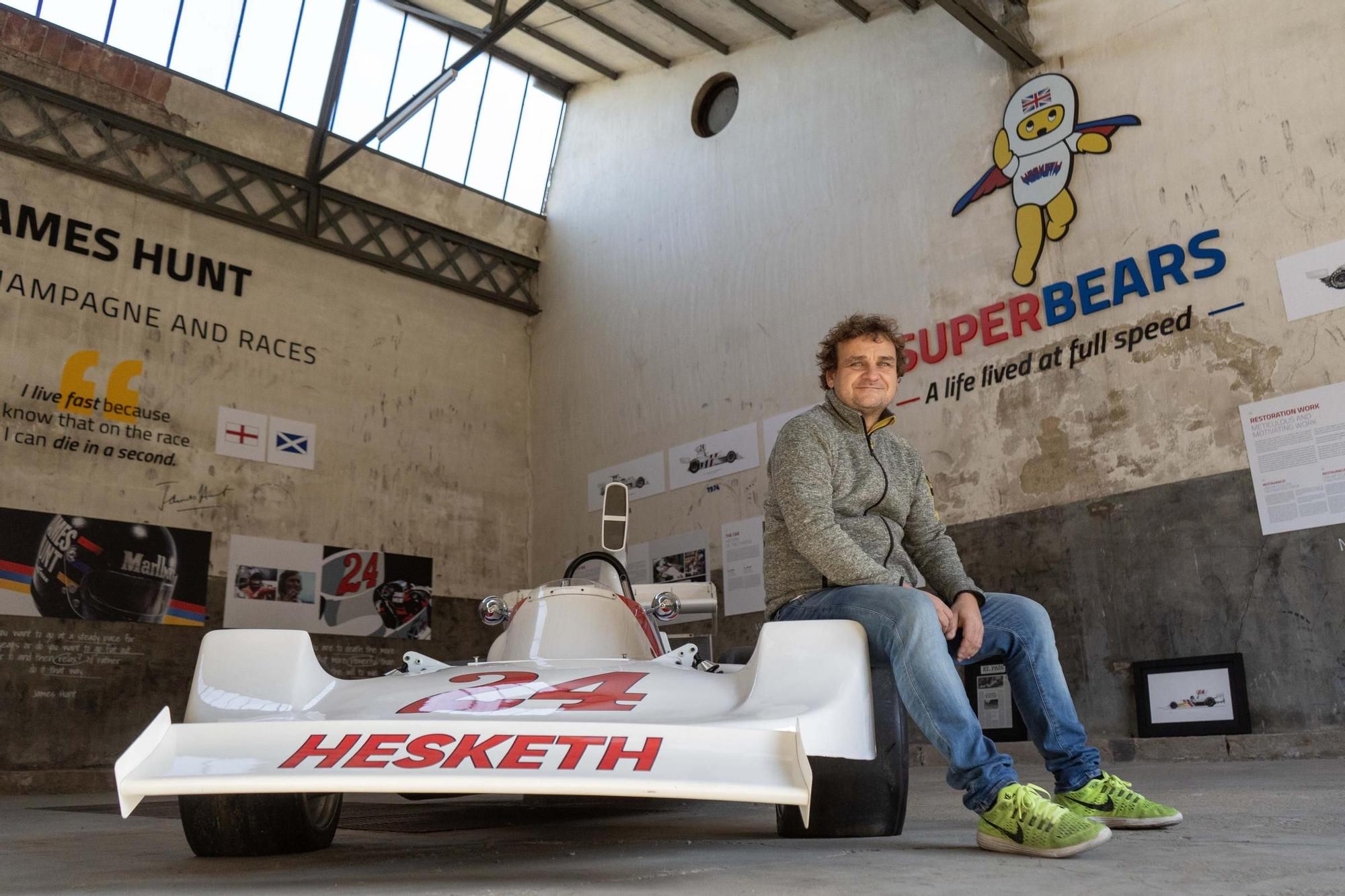 Imatges del bòlid Hesketh de Fórmula 1 que conduïa James Hunt, propietat de Miquel Liso a Manresa