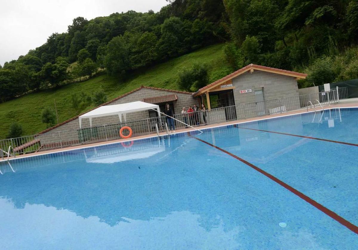 Las instalaciones de la piscina de Paxío.