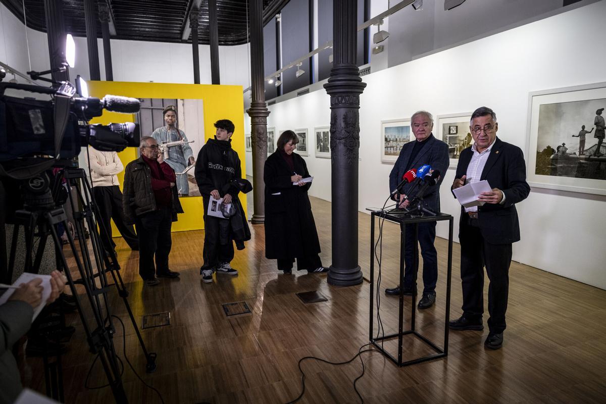 En imágenes | Exposición del reportero de guerra Gervasio Sánchez en el Paraninfo de Zaragoza