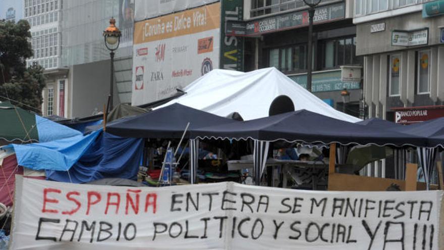 Los indignados coruñeses continúan su protesta