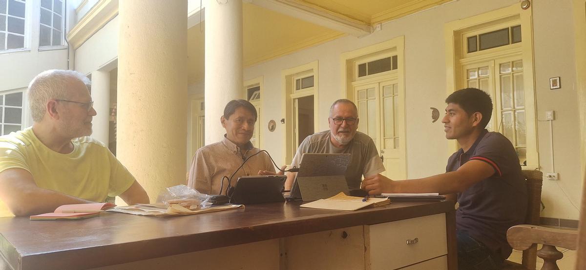 Reunión para fijar los objetivos de 2026, con Roberto Álvarez Abella, segundo por la derecha