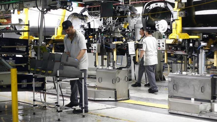 Opel suma casi 2.000 empleados y fabrica ya 800 vehículos al día