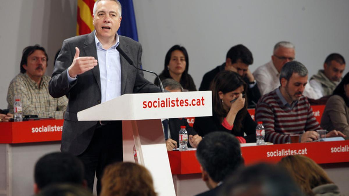 Pere Navarro interviene ante el Consell Nacional del PSC, este sábado.