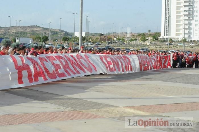 Tensión en la puerta de Nueva Condomina