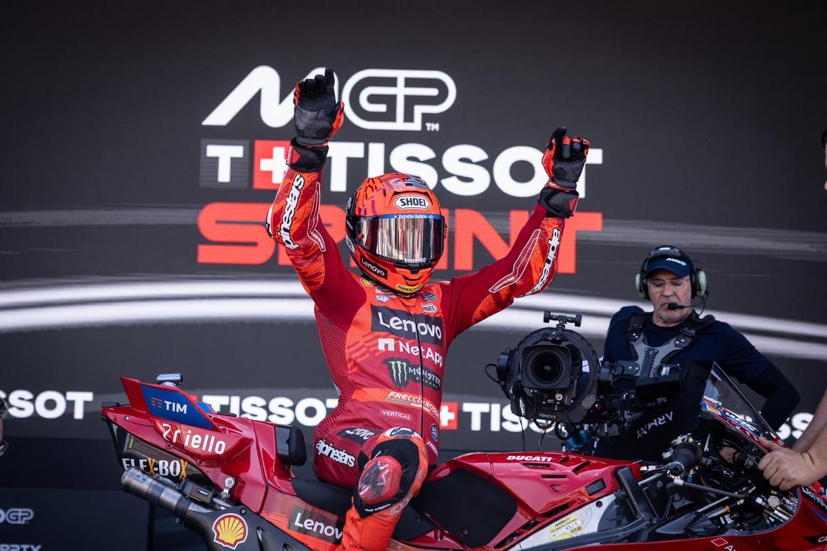 En imágenes | Los motores de MotoGP ya rugen en Motorland