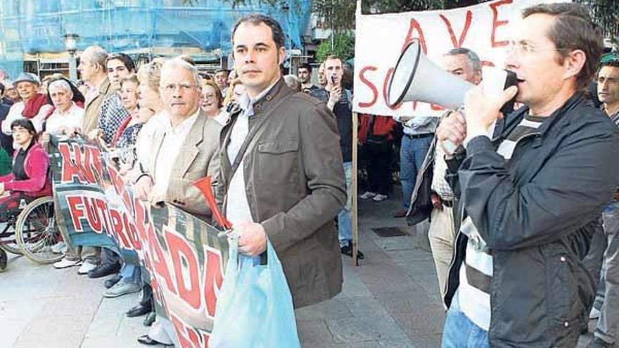 Pasada manifestación del AVE en Ourense, el 31 de marzo  // J.Regal