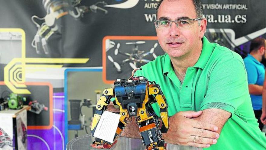 &quot;Con los robots pasará como con el ordenador: al final todos tendremos uno&quot;